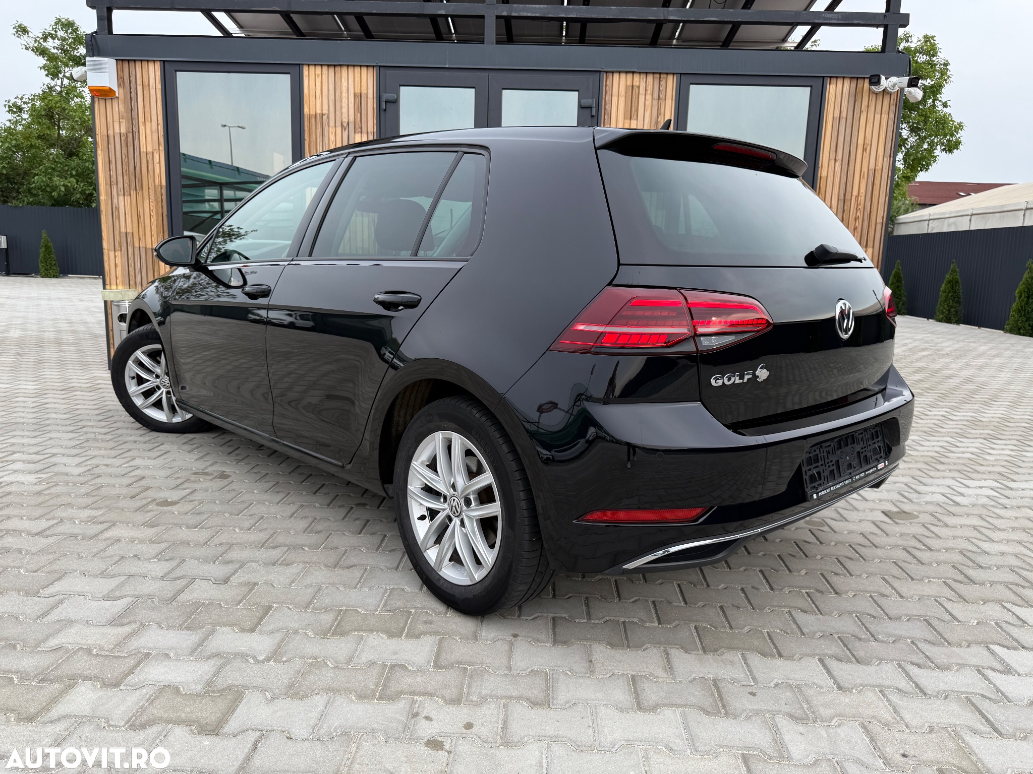 Volkswagen Golf 2.0 BlueTDI DSG Comfortline - 8