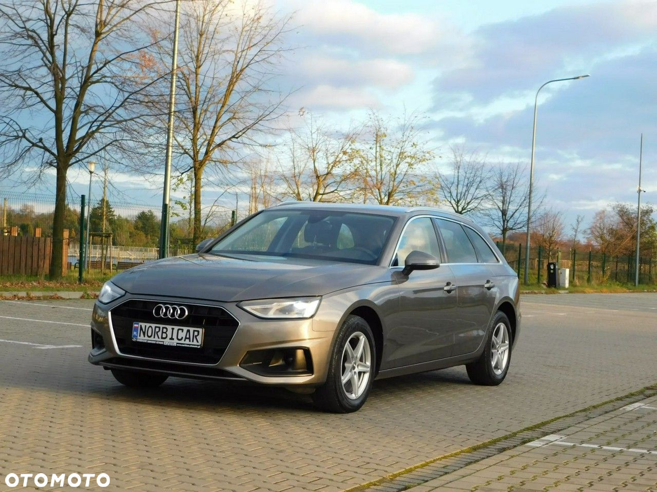 Audi A4 2.0 TDI Design - 3