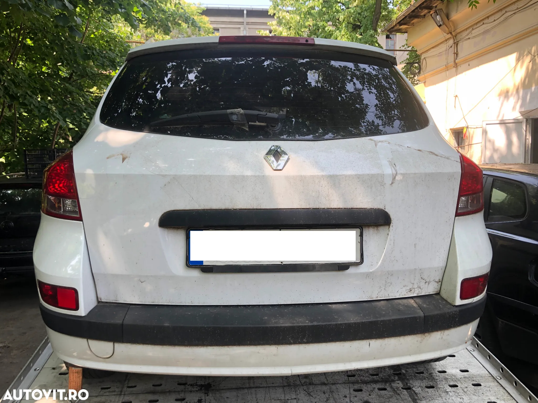 Dezmembrez Renault Clio 3 break facelift 2011 alb 1.5 dci Euro 5  K9K-67 - 4