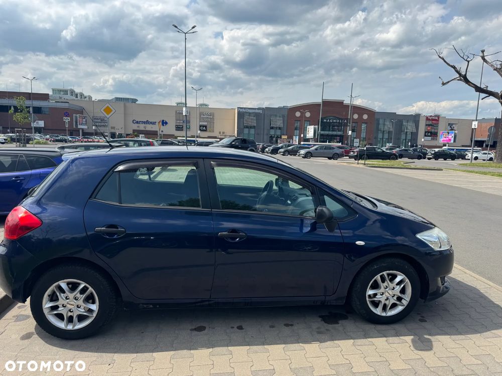 Toyota Auris 1.4 VVT-i Terra - 4