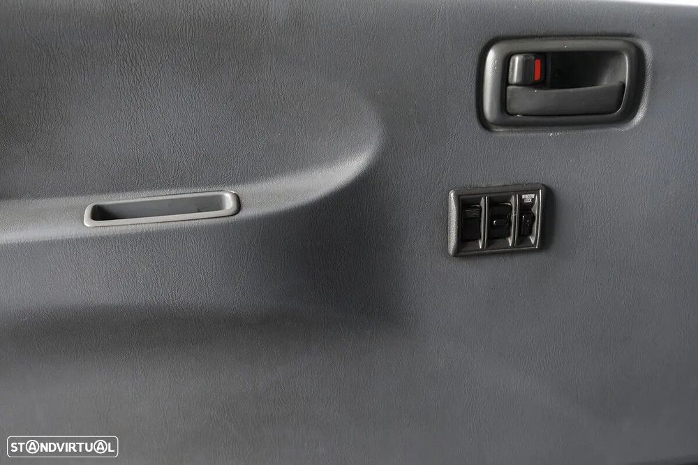 Toyota HiAce 2.4 D LXH12LG - 21