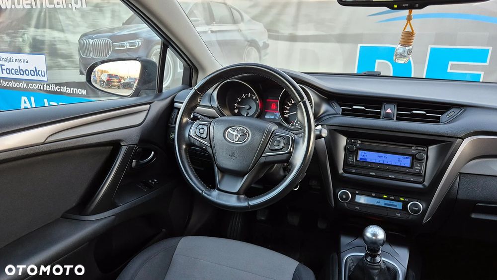 Toyota Avensis 1.6 Active - 14