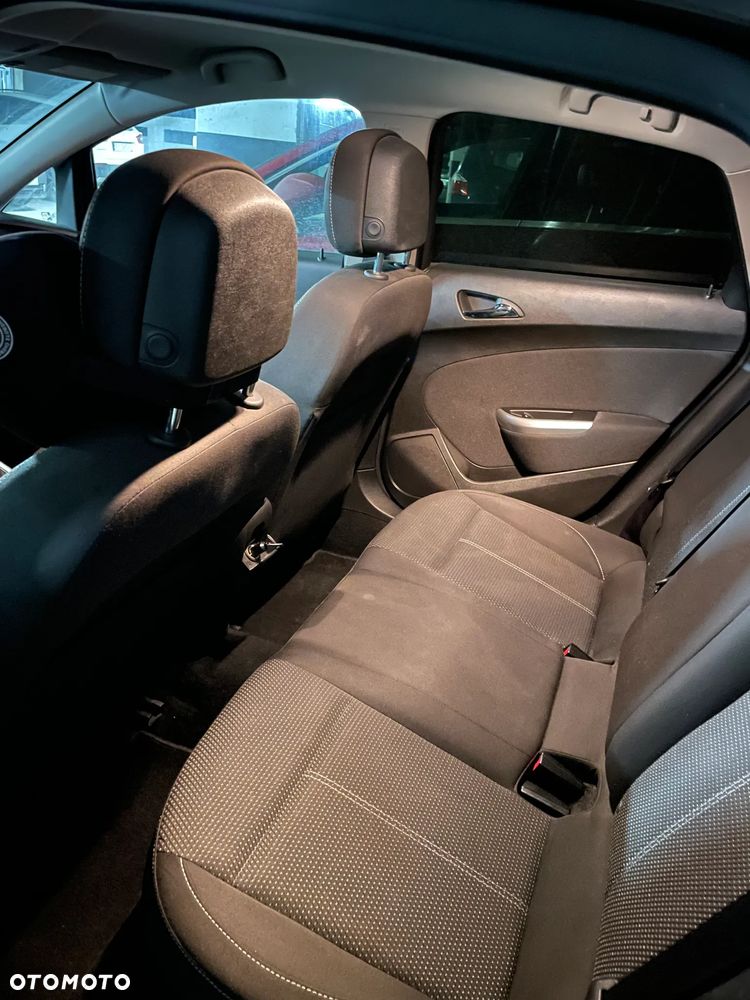 Opel Astra 1.4 Turbo - 11