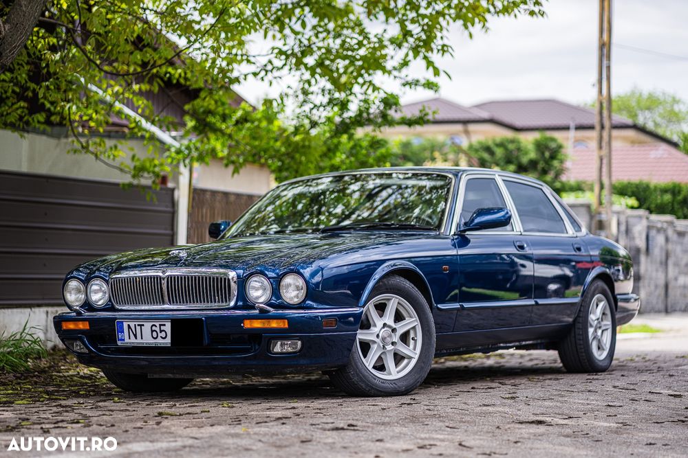 Jaguar XJ - 1