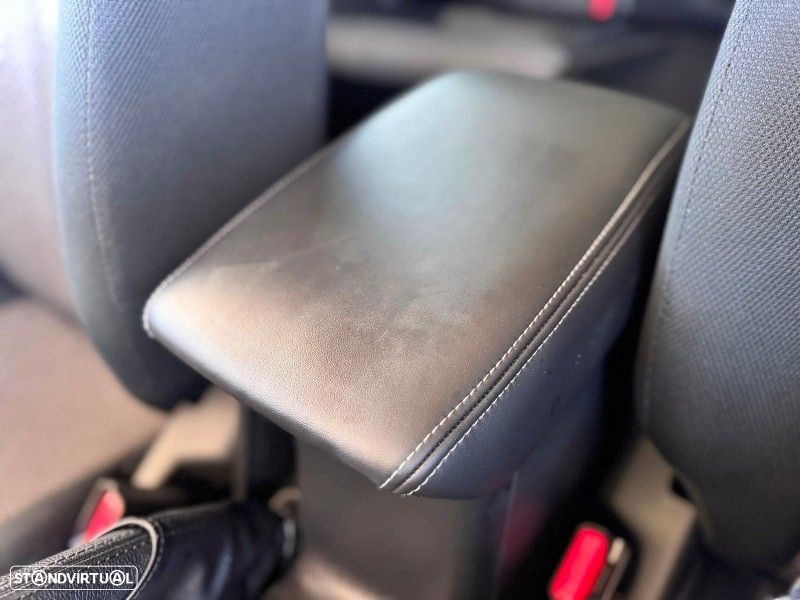 Mitsubishi L200 2.3 DI-D Strakar CD Connect Edition 4WD - 35