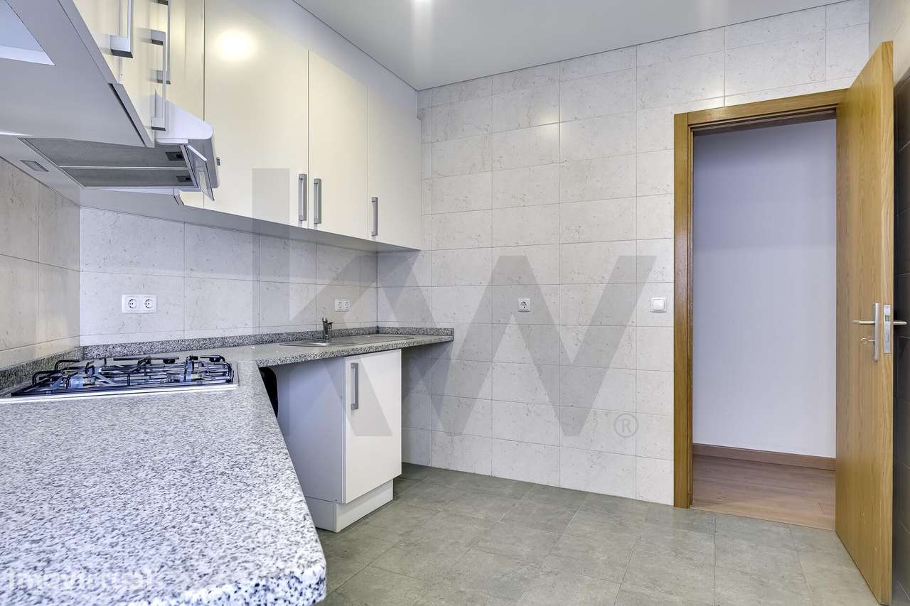 Apartamento T2 em Campo de Ourique - Arrendamento - Grande imagem: 3/10
