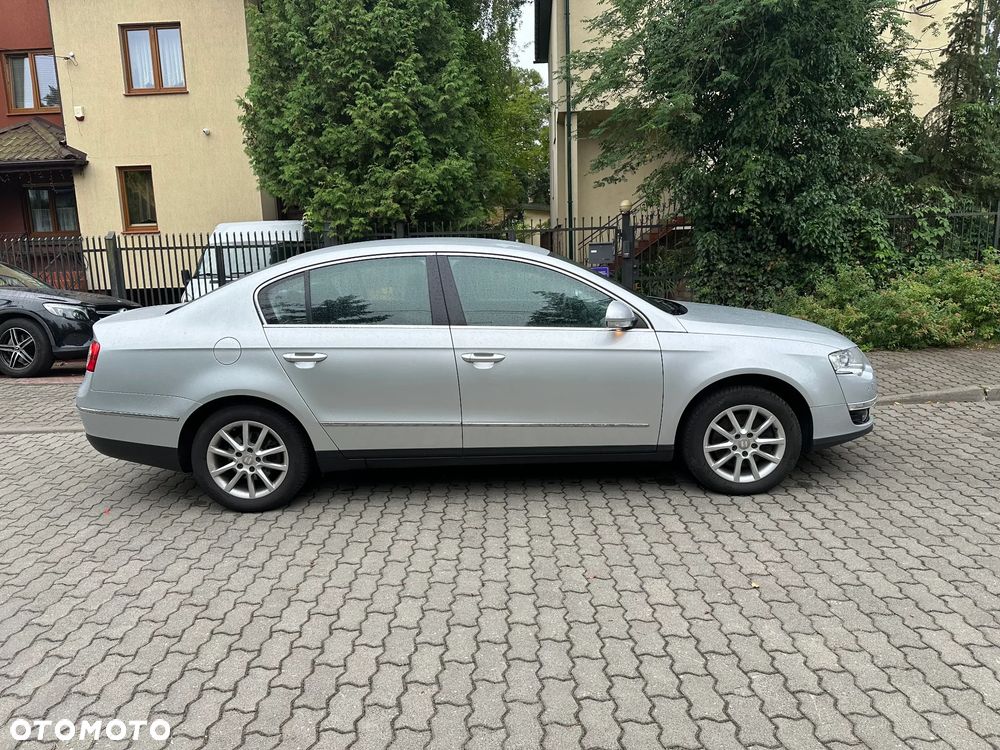 Volkswagen Passat 2.0 TDI DPF BlueMotion Technology Comfortline - 2