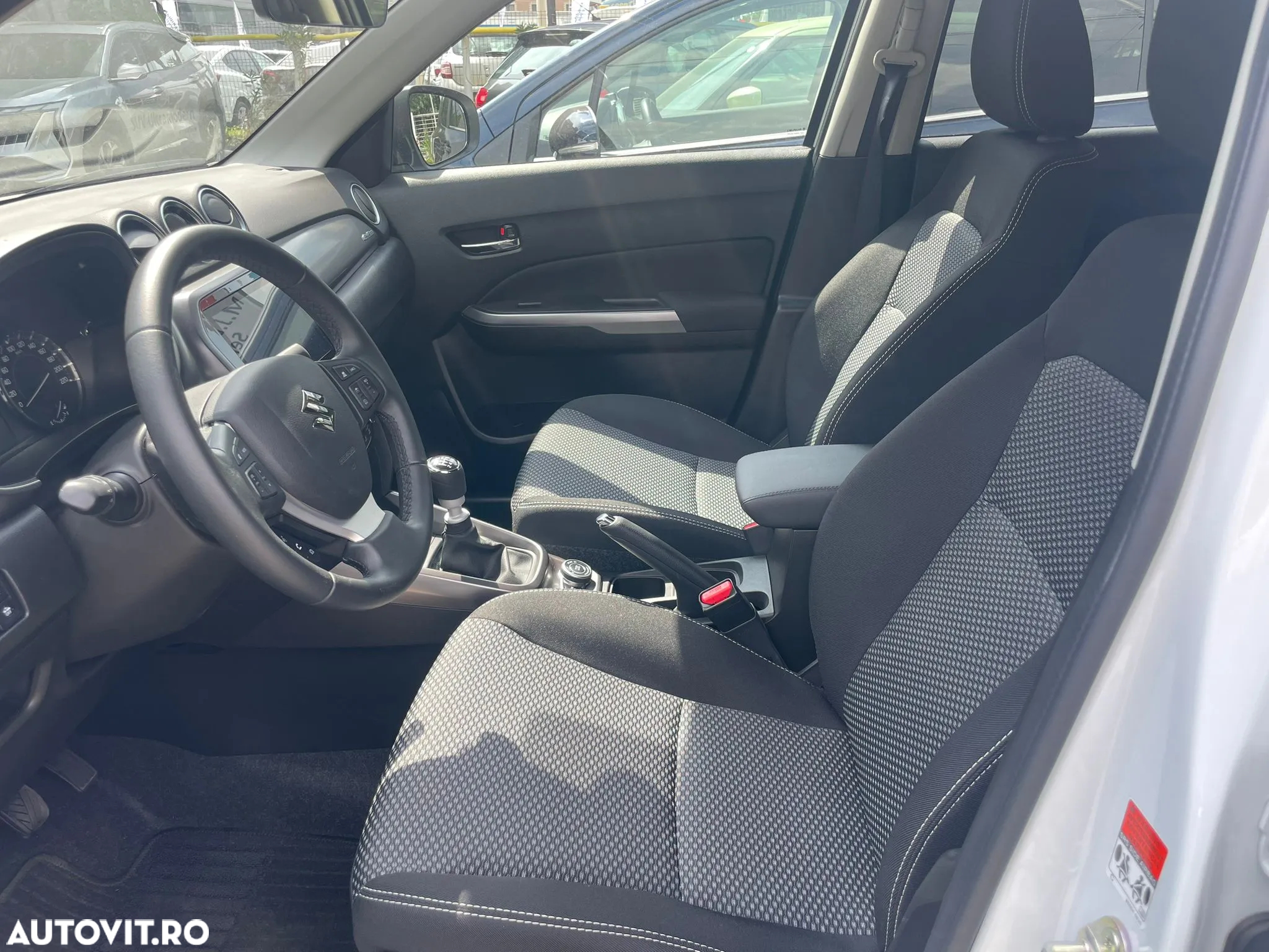 Suzuki Vitara 1.4 Boosterjet AllGrip MHEV Passion - 8