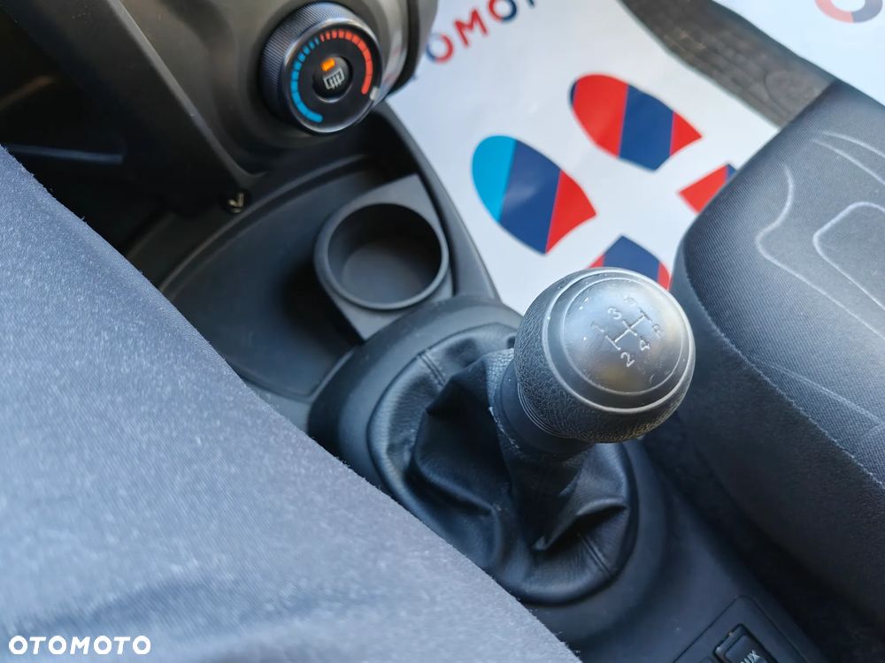 Toyota Yaris 1.0 Luna A/C - 24