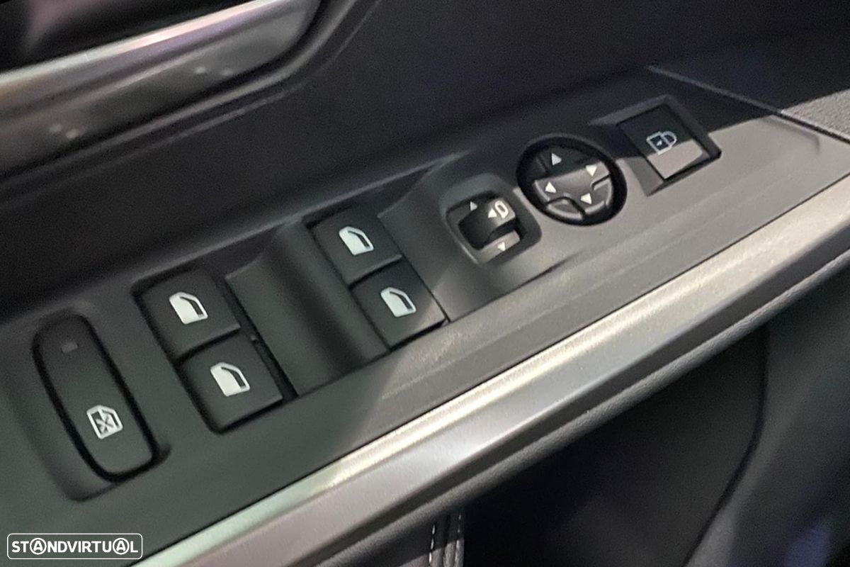 Peugeot 3008 1.2 Hybrid Allure e-DCS6 - 13