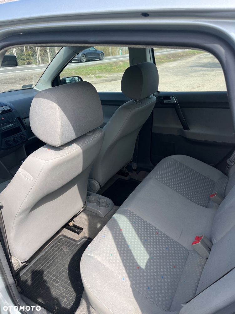 Volkswagen Polo 1.4 16V Trendline - 7