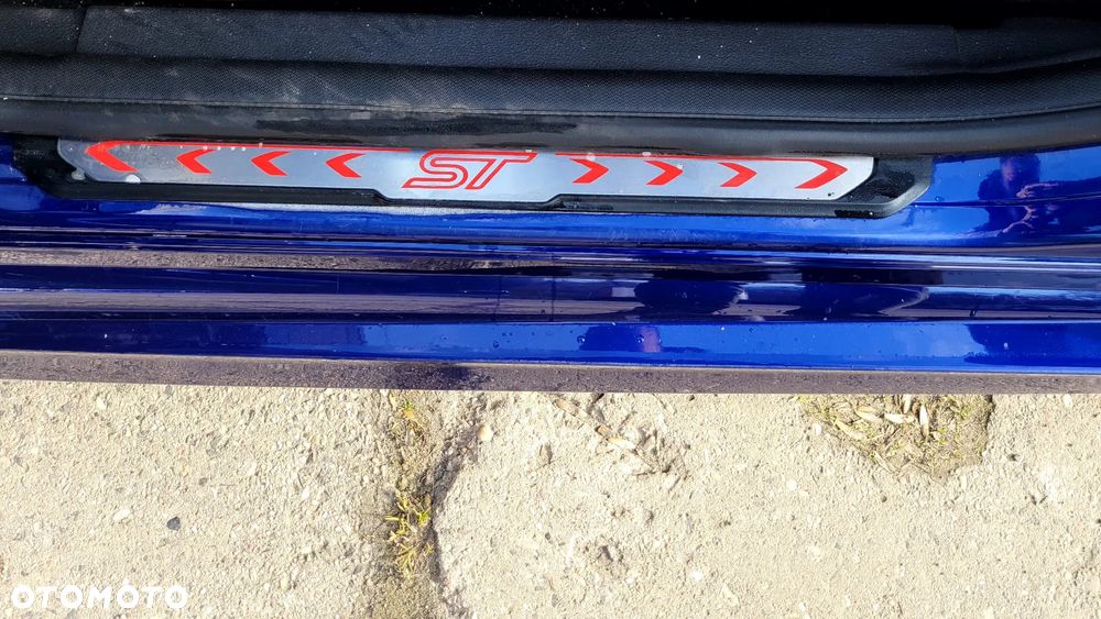 Ford Focus 2.0 TDCi ST - 19