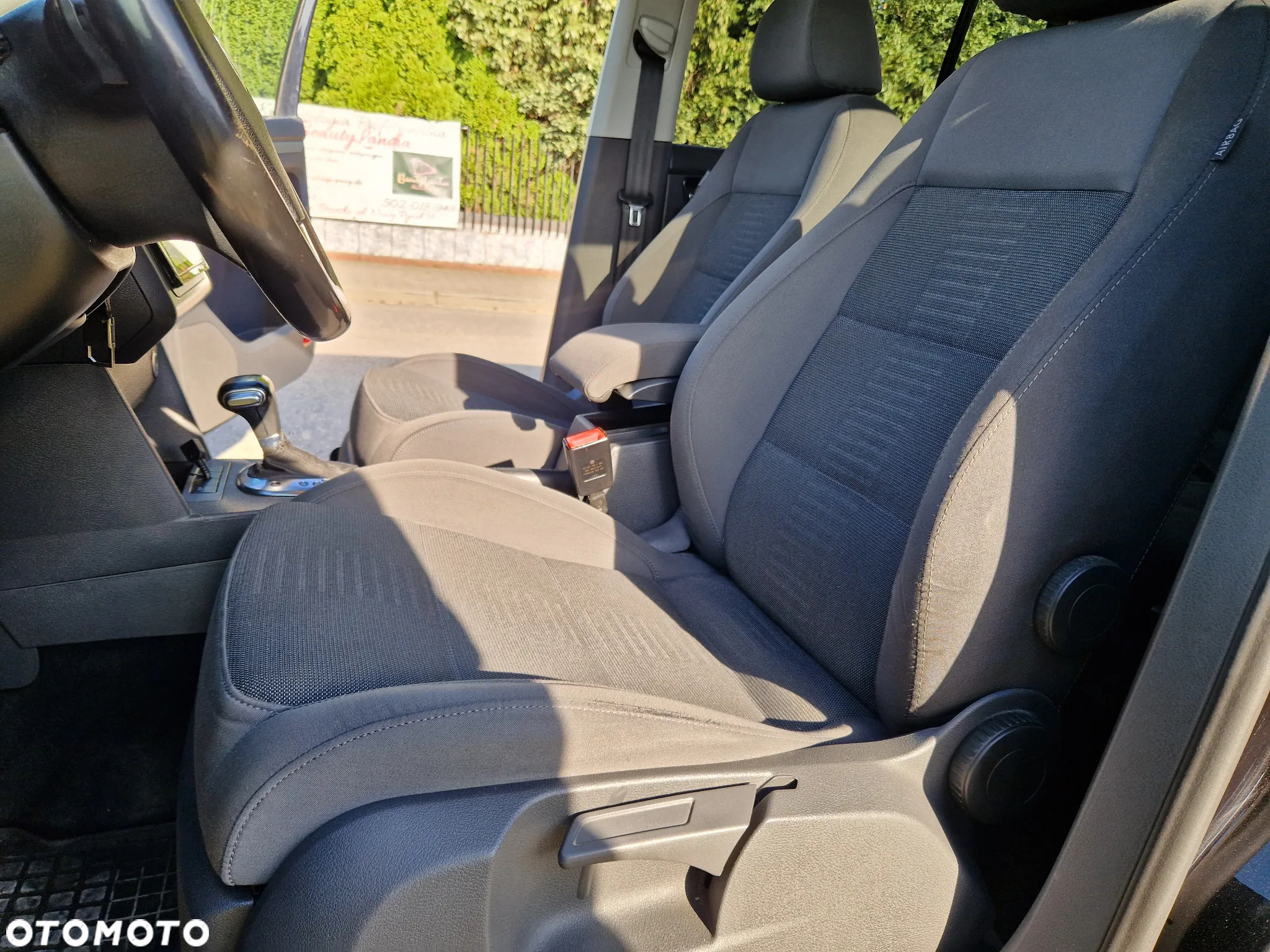 Volkswagen Touran 2.0 TDI DPF Highline DSG - 23