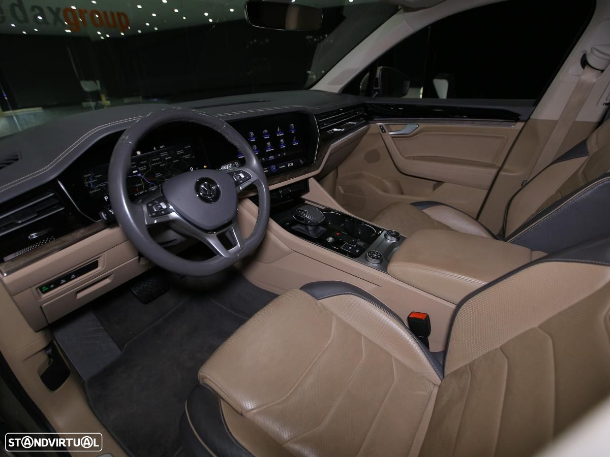 VW Touareg 3.0 TDI V6 Elegance Plus - 6