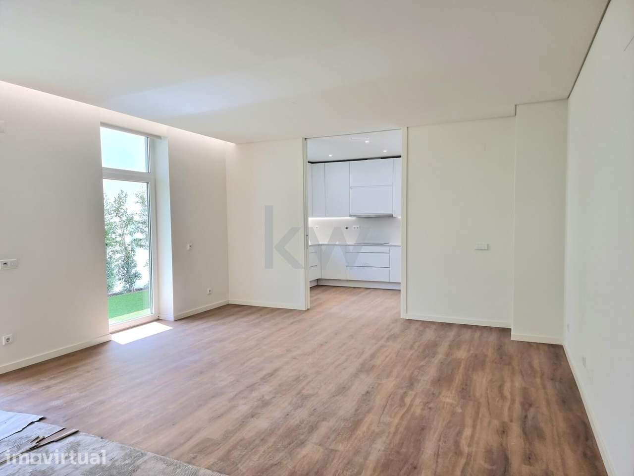 Apartamento T2, com varanda, com garagem - Grande imagem: 2/7
