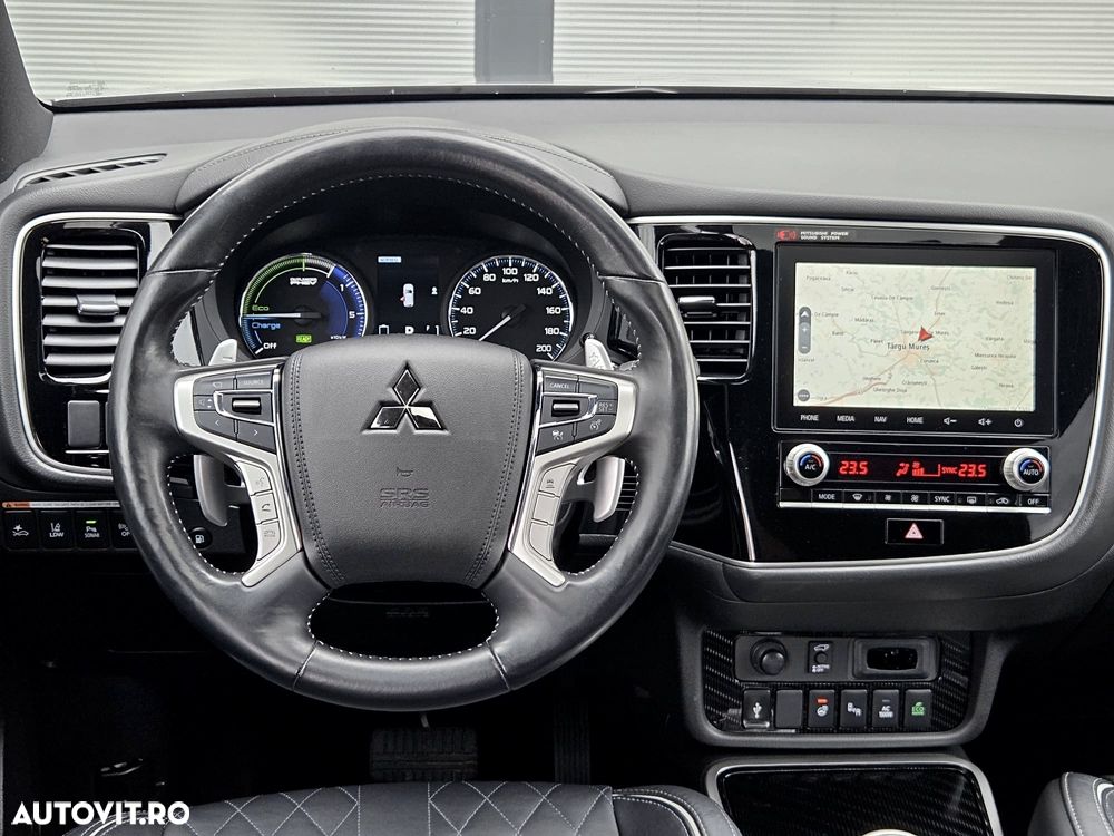 Mitsubishi Outlander - 24