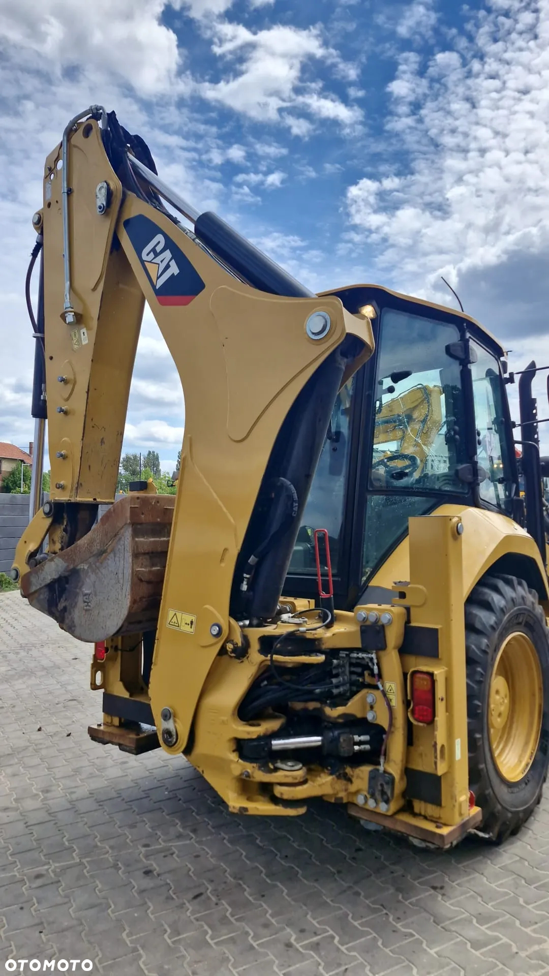 Caterpillar 432F2 - 4