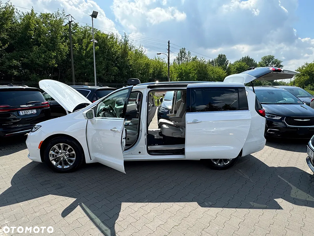 Chrysler Pacifica - 24
