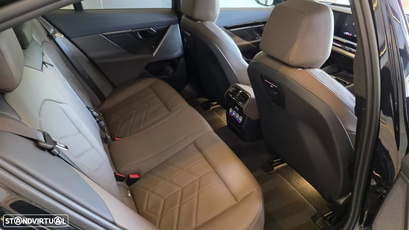 BMW 530 e Pack Desportivo M Pro - 51