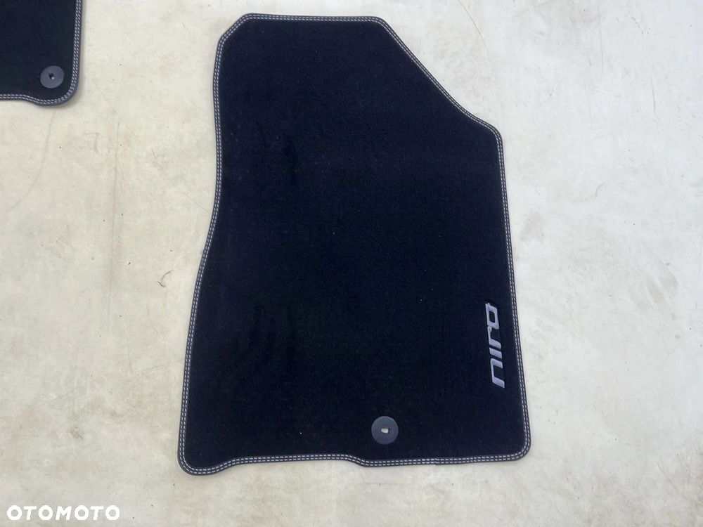 Dywaniki welurowe Kia Niro 1 I 16-22r. komplet NOWYCH Oryginalnych dywaników wycieraczka g5143ade00 - 4