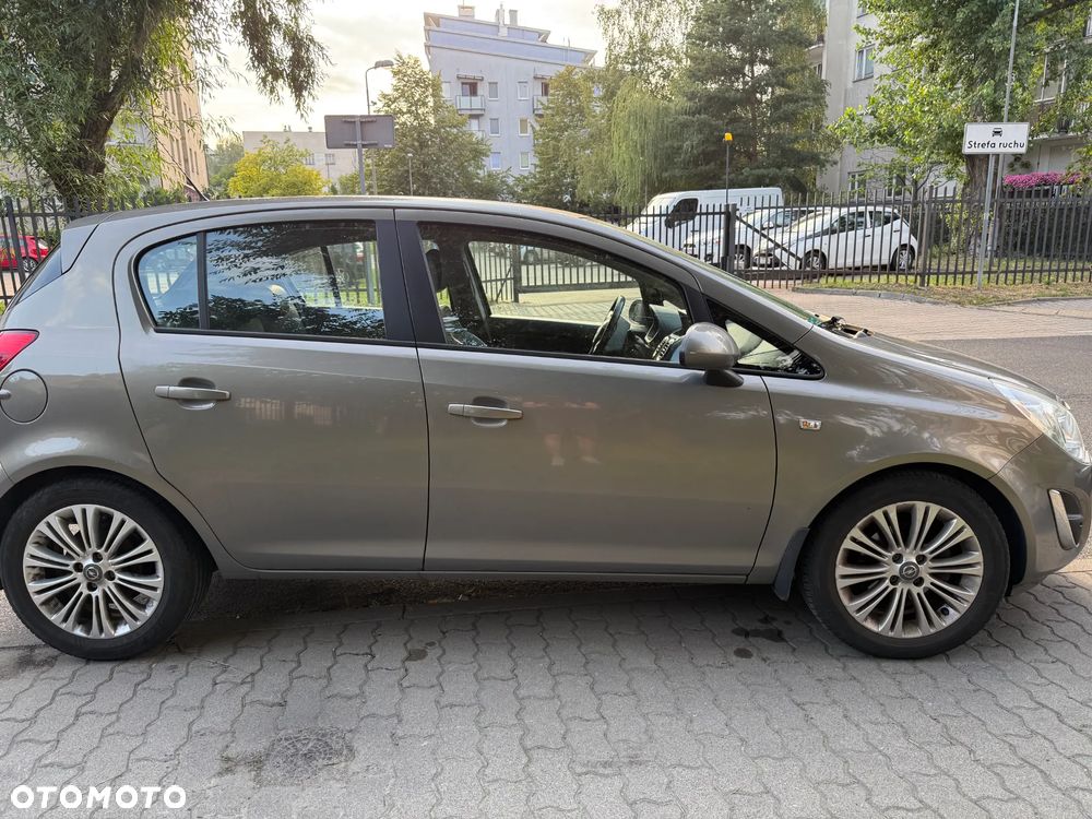 Opel Corsa 1.4 16V Cosmo - 7