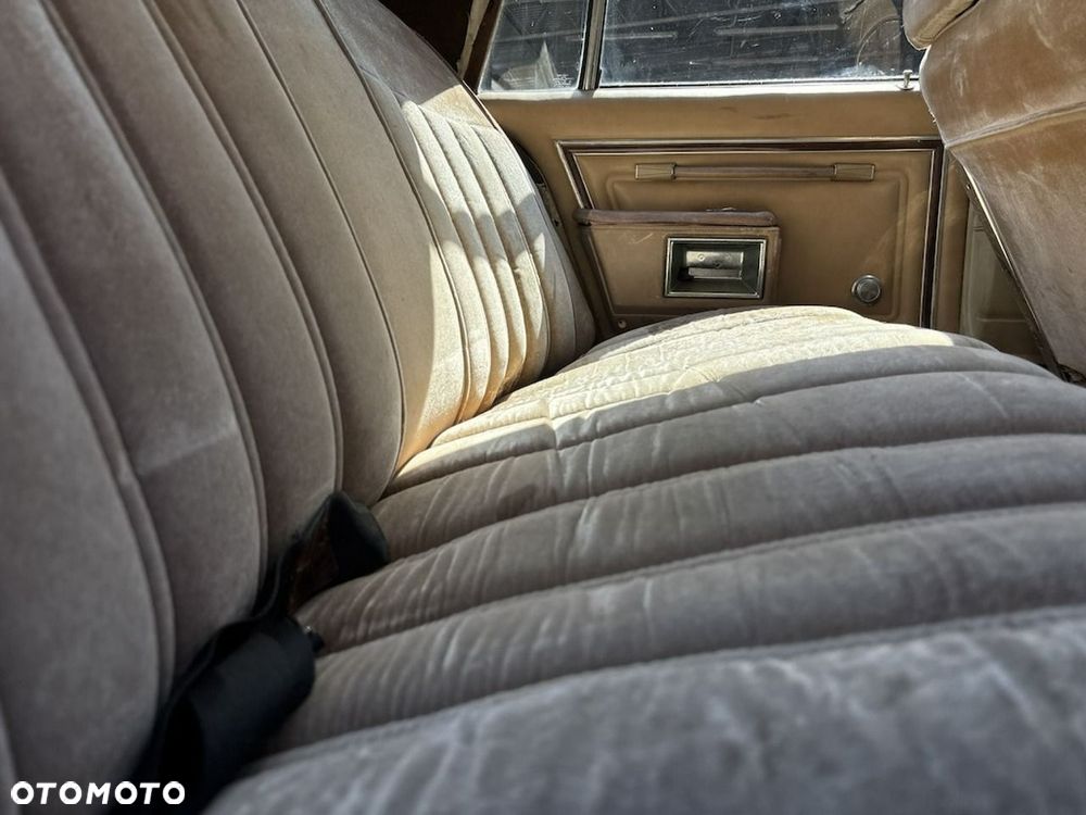 Oldsmobile Delta 88 - 34