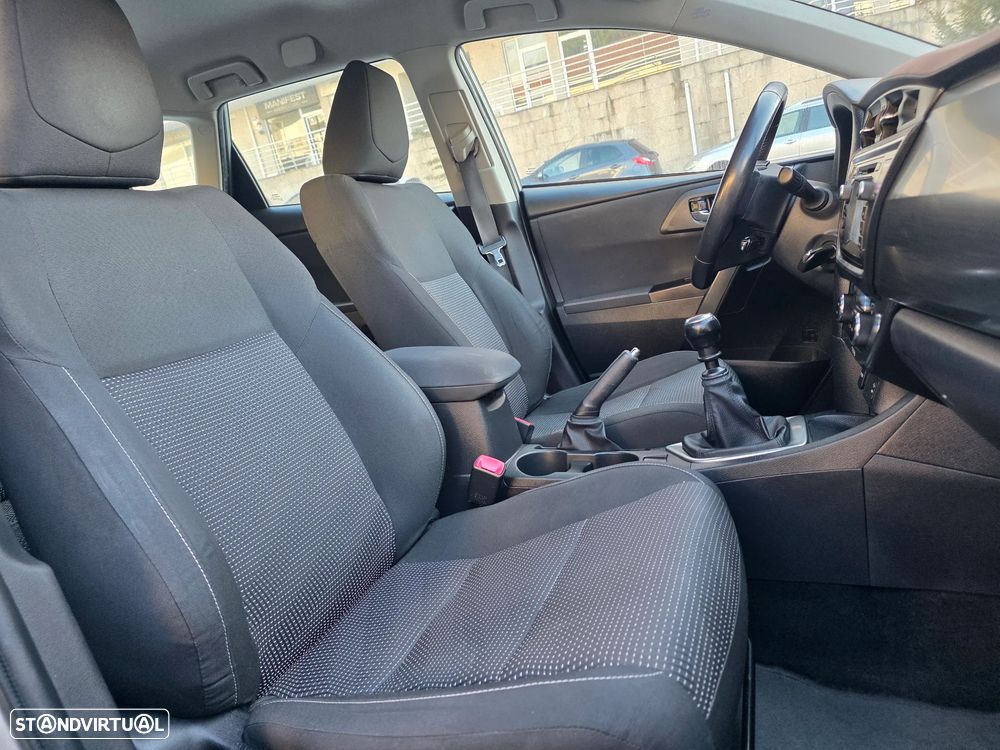 Toyota Auris Touring Sports 1.33 VVT-i Exclusive +Navi - 20