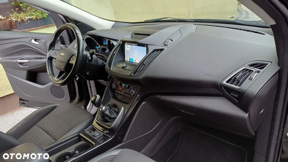 Ford Kuga 1.5 EcoBoost 2x4 Individual - 29