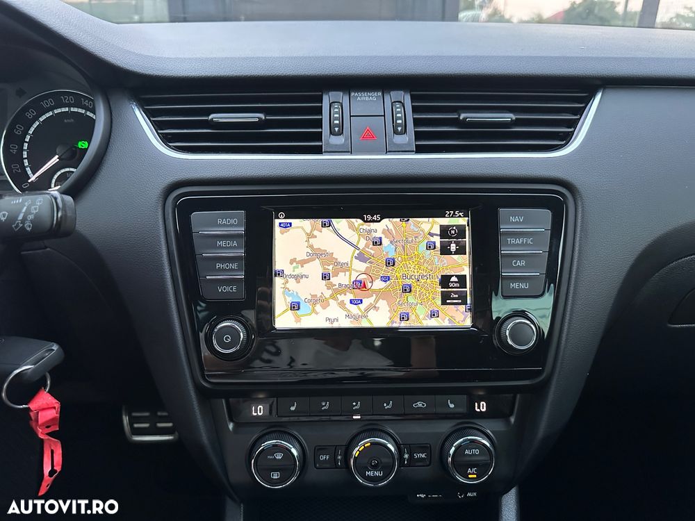 Skoda Octavia Combi Diesel 2.0 TDI DSG RS - 29