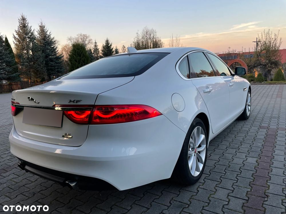 Jaguar XF 2.0 P250 SE - 14