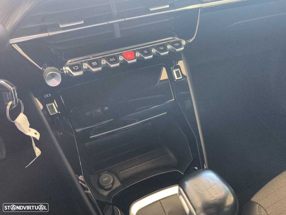 Peugeot 2008 1.2 PureTech Allure - 23