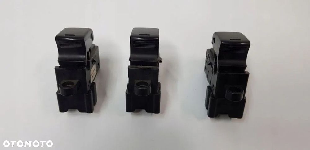 PRZEŁĄCZNIK PRZYCISK SZYBY QASHQAI J10 NAVARA 25411JD000 - 2