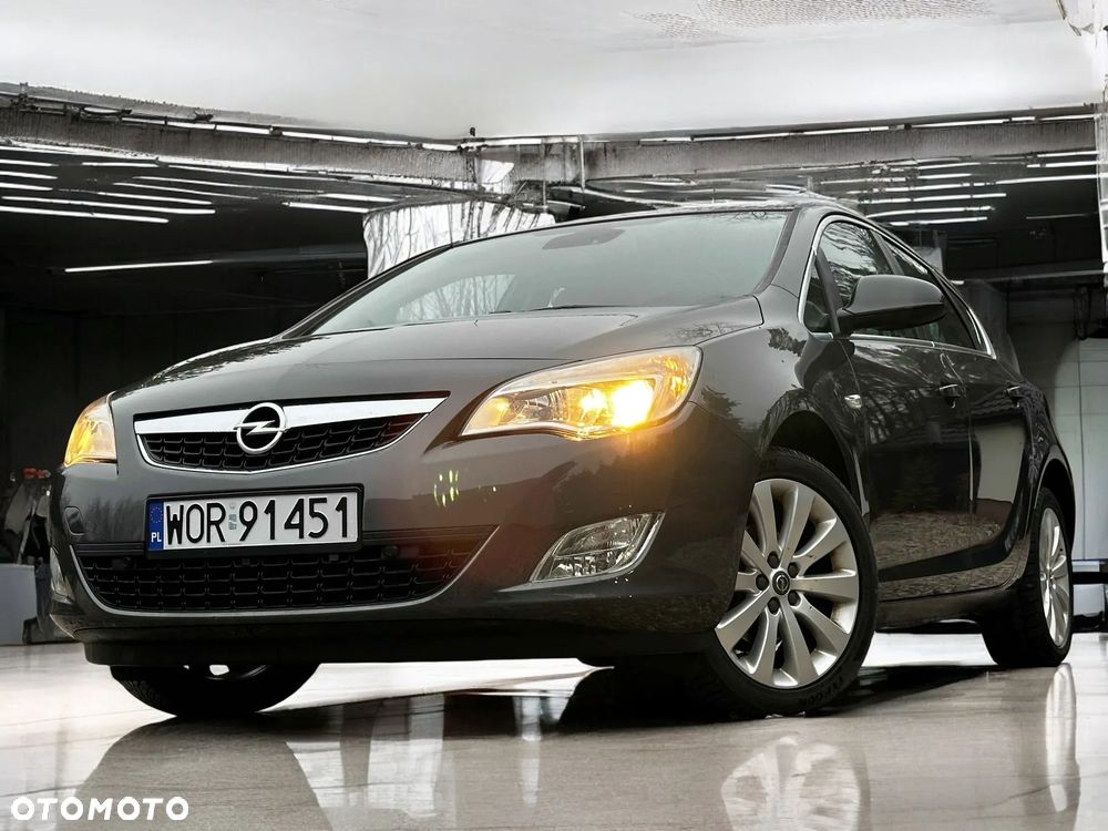 Opel Astra 1.4 T Cosmo - 10