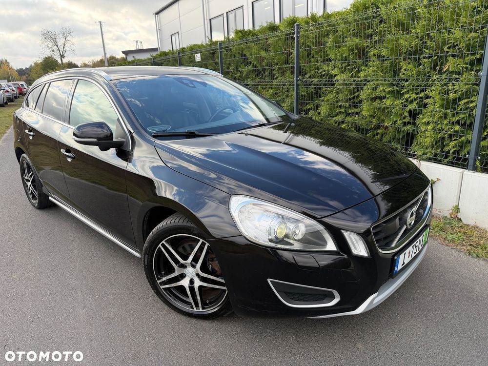 Volvo V60 D3 Geartronic Summum - 1