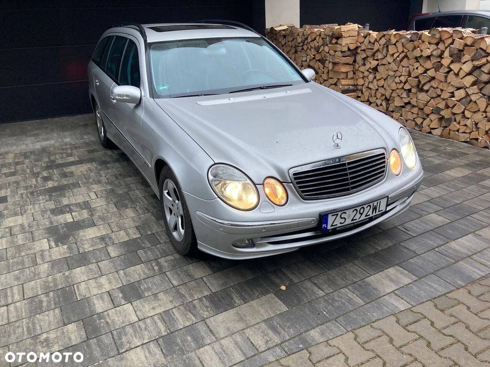 Mercedes-Benz E200