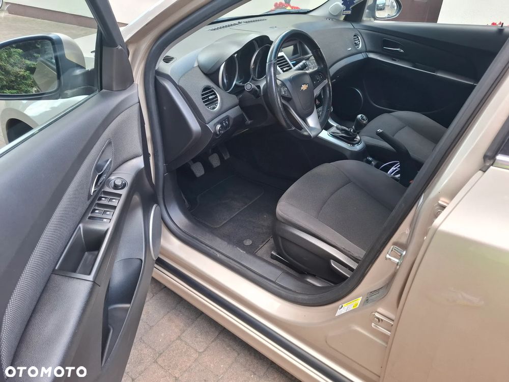 Chevrolet Cruze 1.6 LS - 5