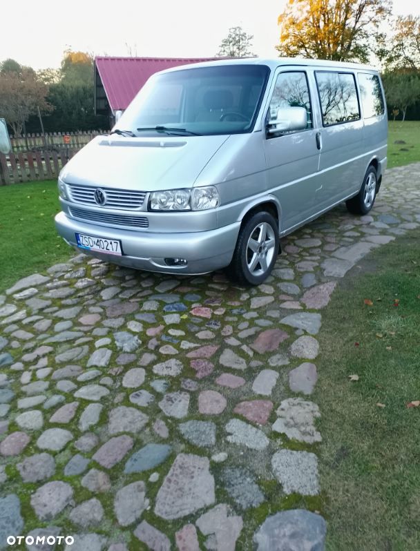 Volkswagen Multivan - 1