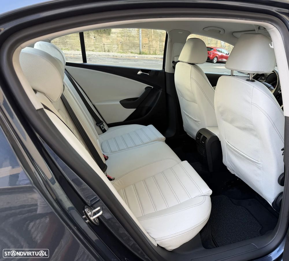 VW Passat 2.0 TDI Edition Highline - 22