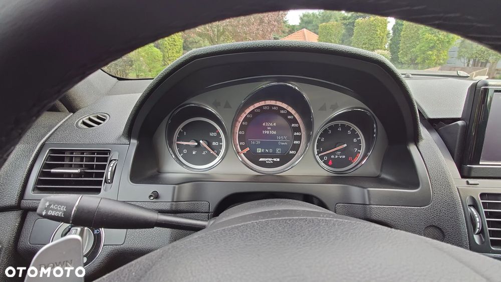 Mercedes-Benz Klasa C 63 AMG 7G-TRONIC - 14