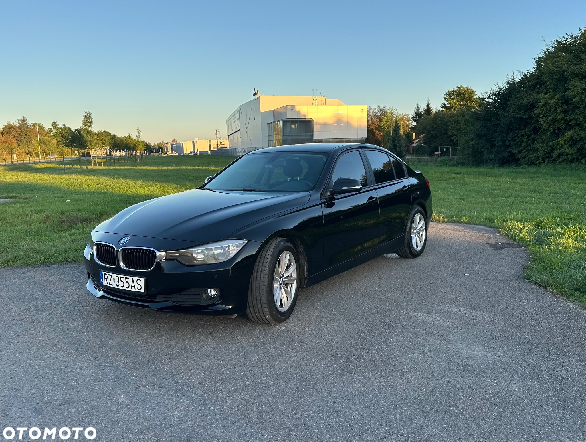 BMW Seria 3 320i Touring xDrive - 4