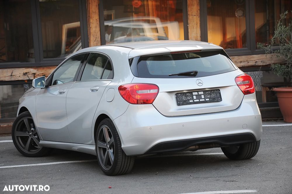 Mercedes-Benz A 180 AMG Line - 4