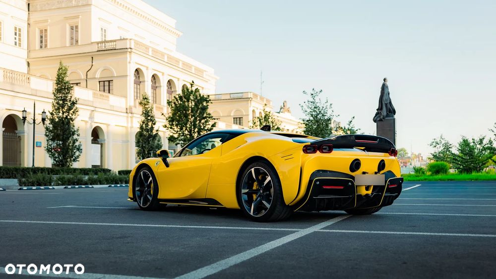 Ferrari SF90 Stradale - 8
