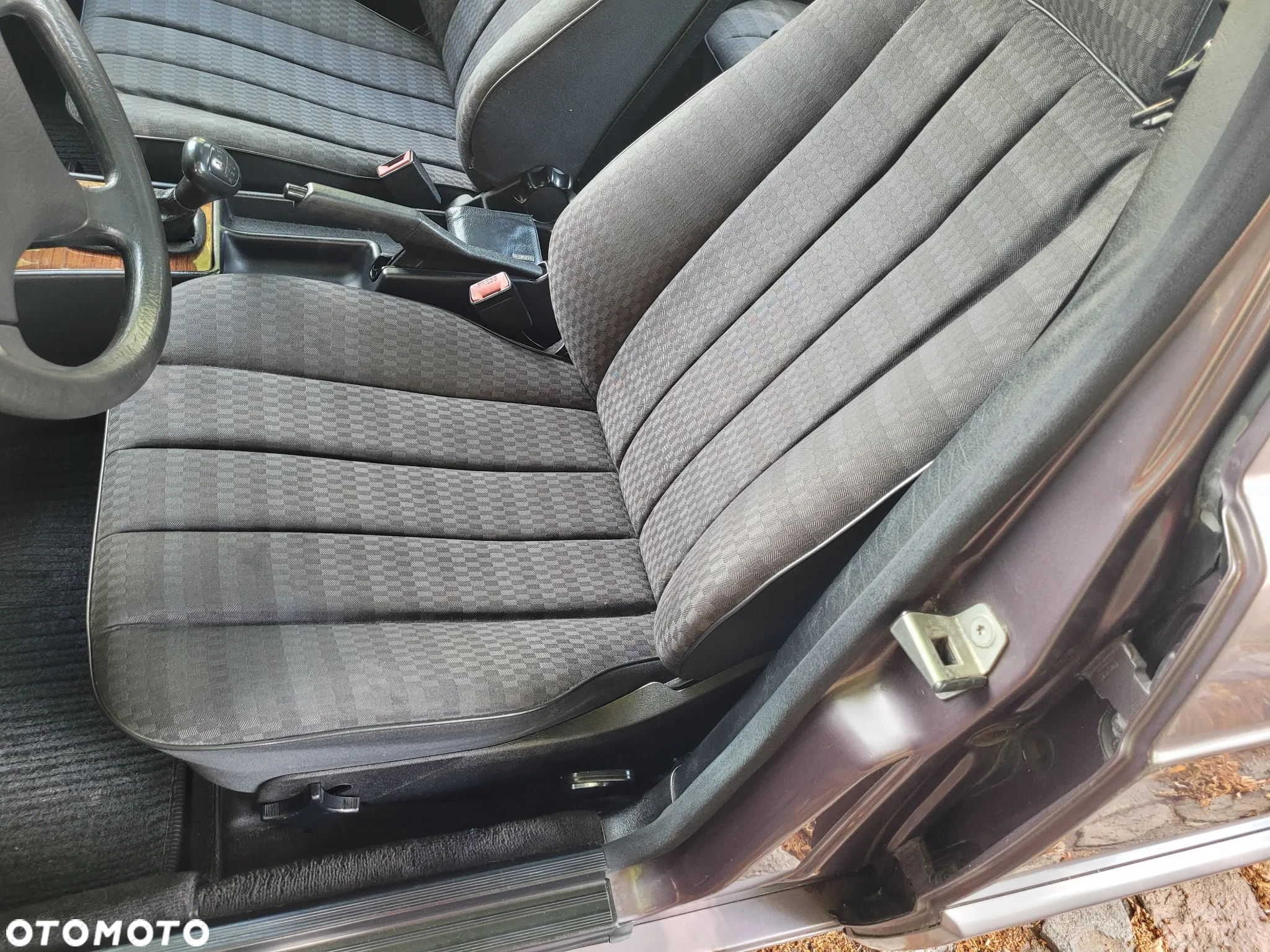 Mercedes-Benz W201 (190) - 20