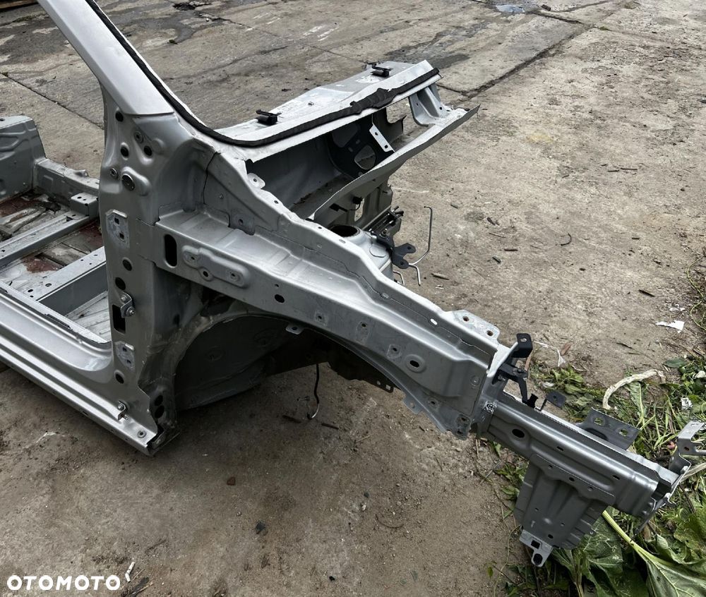 ĆWIARTKA PODŁUŻNICA FARTUCH KIELICH PRZÓD PRAWY DACIA SANDERO III STEPWAY - 2