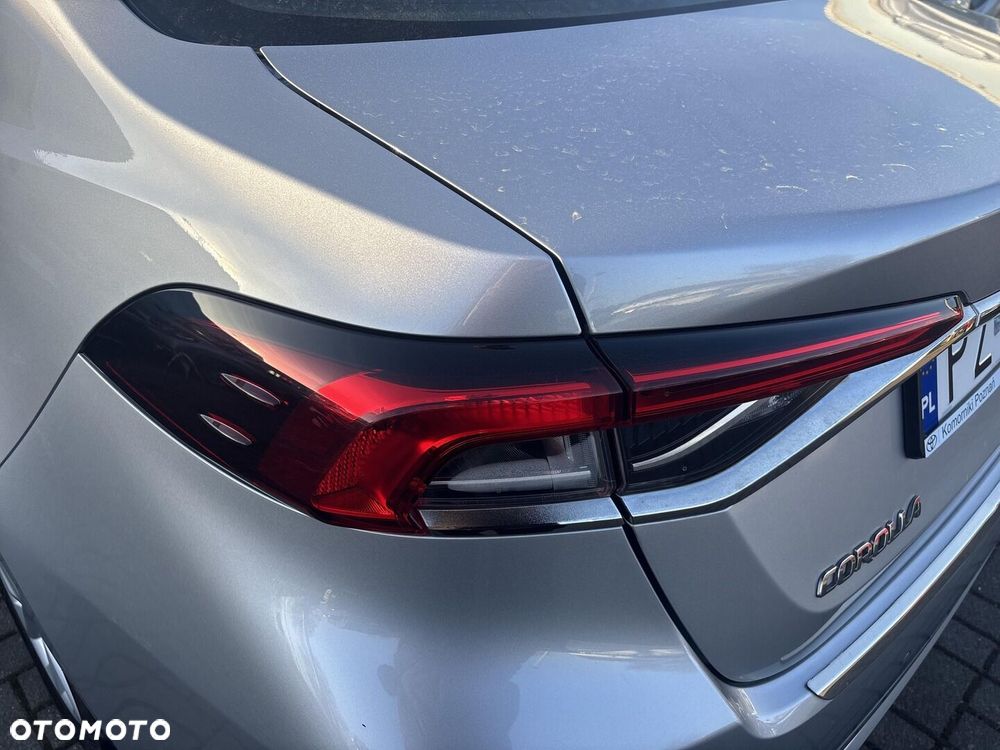 Toyota Corolla 1.8 Hybrid Comfort - 29