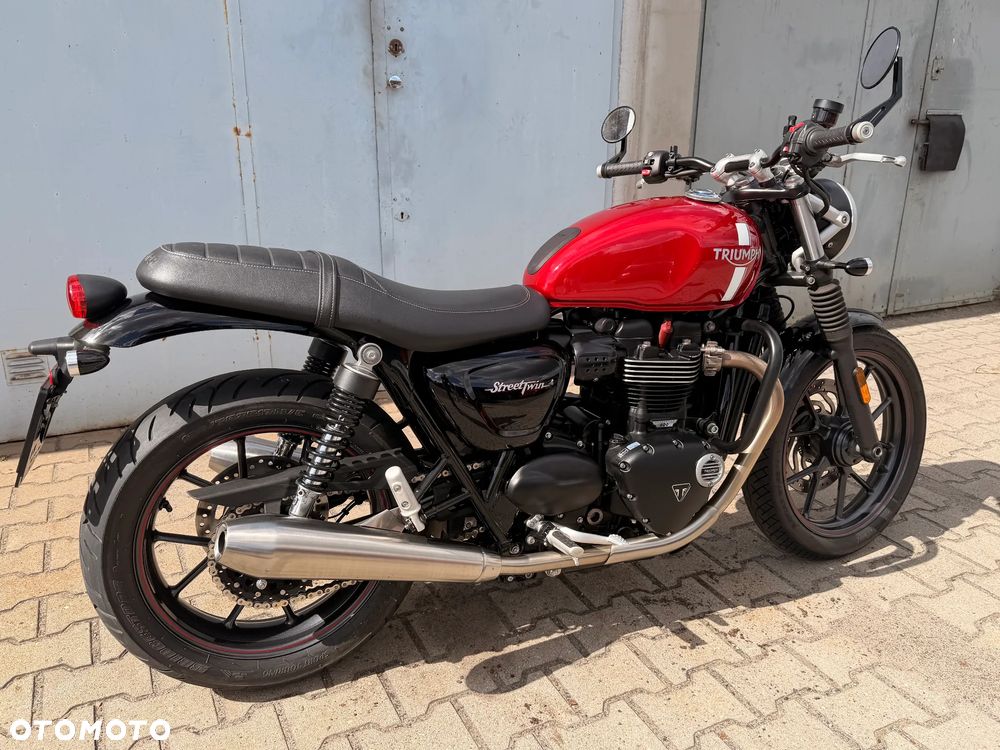 Triumph Street Twin - 3
