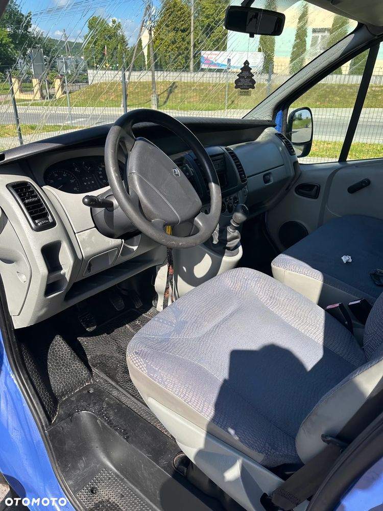 Renault Trafic Passenger - 4
