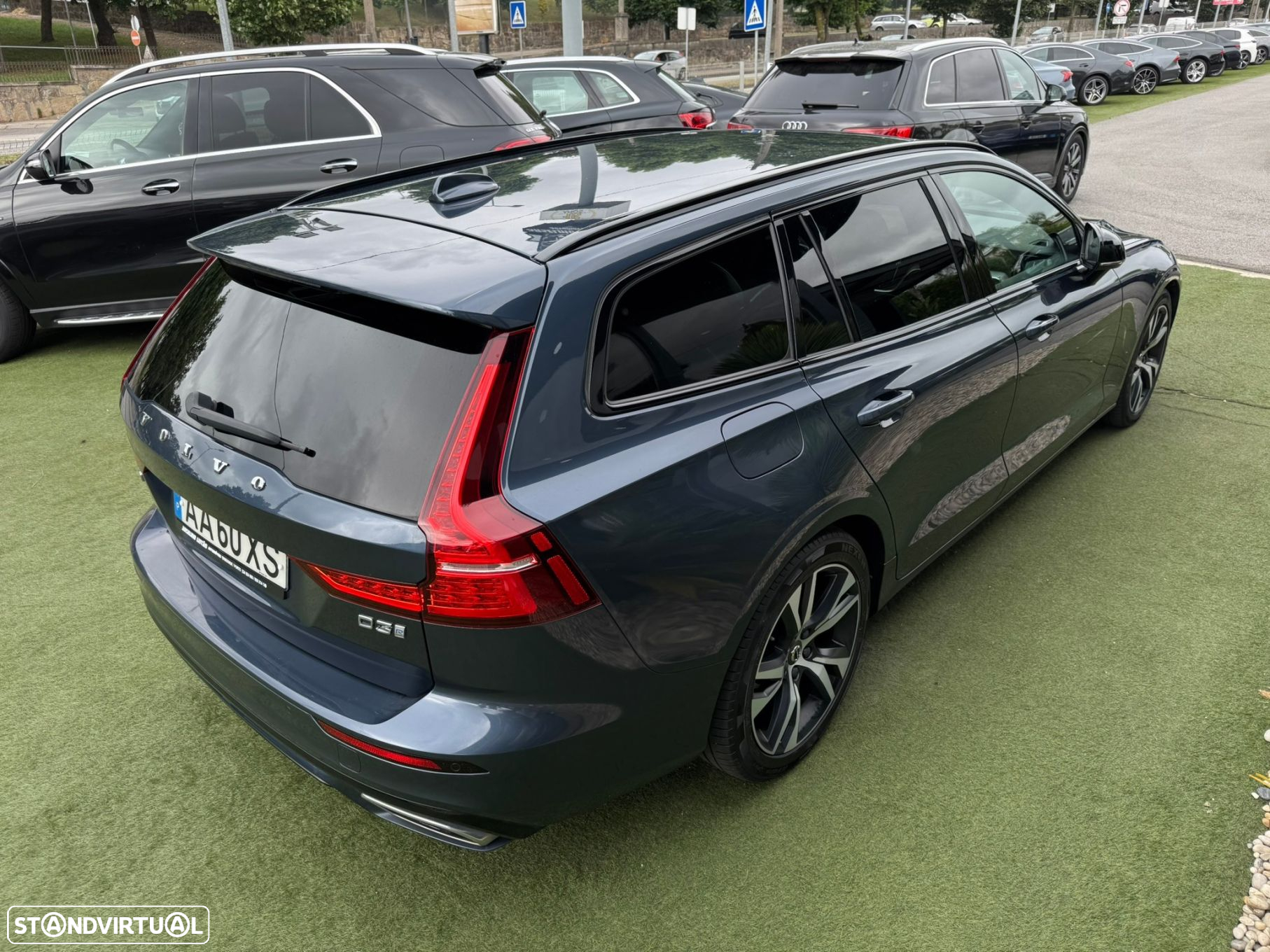 Volvo V60 2.0 D3 R-Design Geartronic - 10