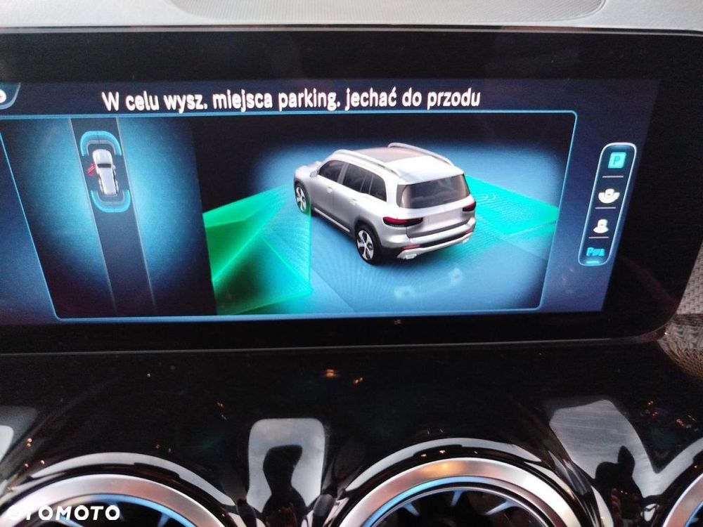 Mercedes-Benz GLB - 26