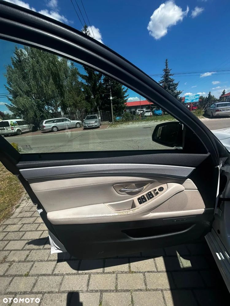 BMW Seria 5 535i Touring Sport-Aut Luxury Line - 40
